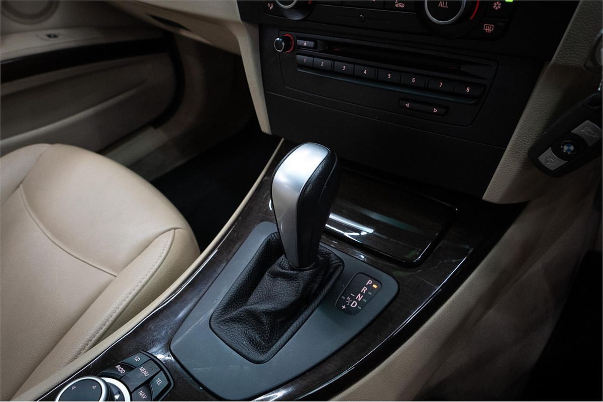 2011 BMW 3 Series 320d Lifestyle E90