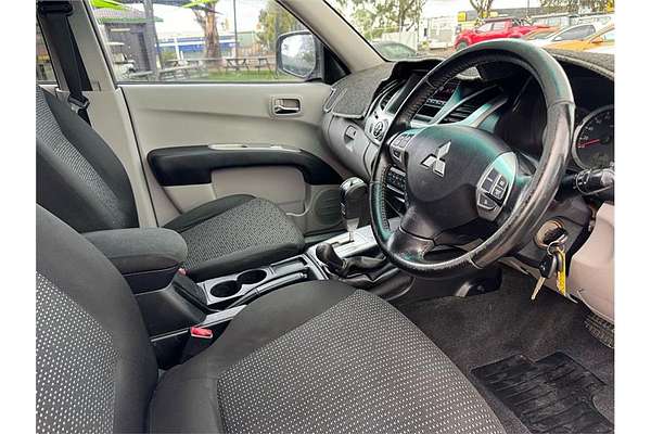 2013 Mitsubishi Triton GLX-R MN 4X4