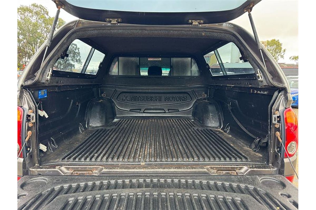 2013 Mitsubishi Triton GLX-R MN 4X4