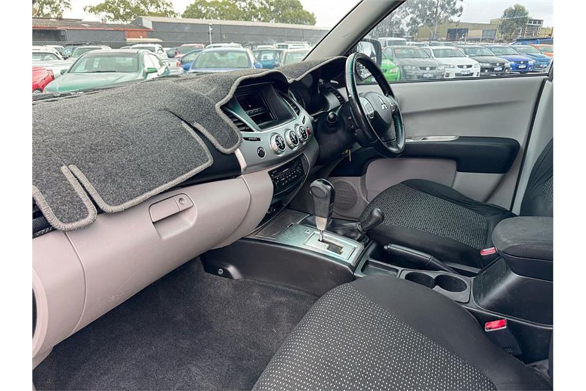 2013 Mitsubishi Triton GLX-R MN 4X4