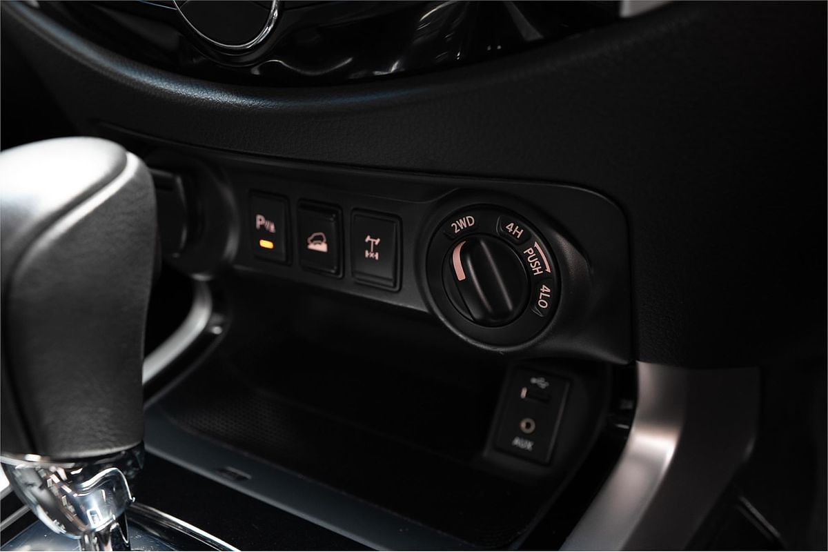 2017 Nissan Navara ST-X D23 Series 2 4X4