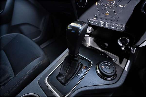 2016 Ford Everest Ambiente UA 3.2L