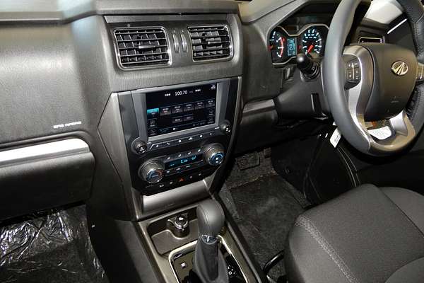 2022 Mahindra PIK-UP S11 4X4