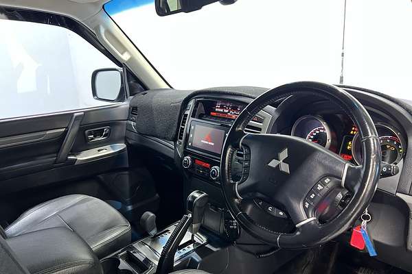 2015 Mitsubishi Pajero GLS NX