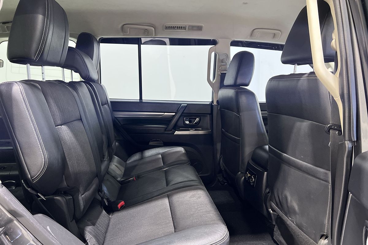2015 Mitsubishi Pajero GLS NX