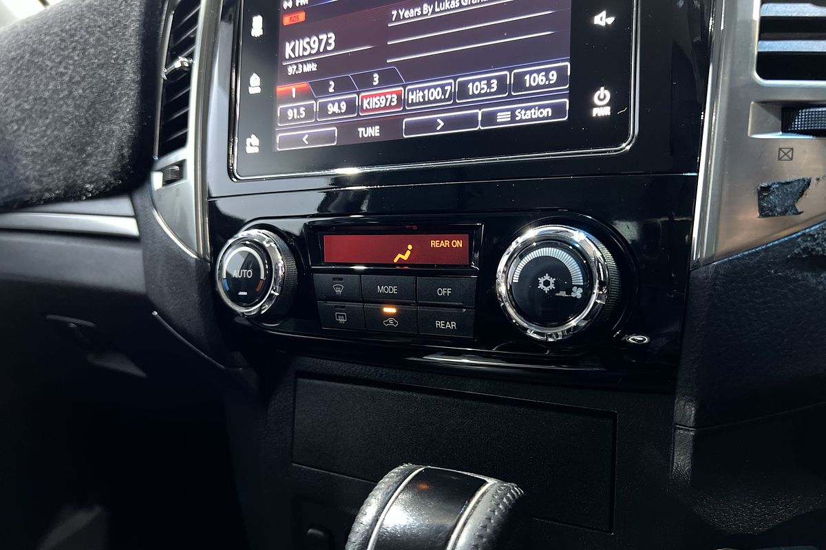 2015 Mitsubishi Pajero GLS NX