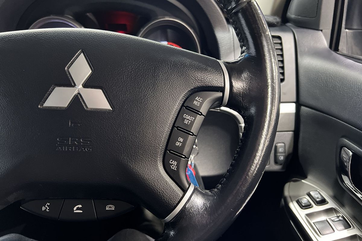 2015 Mitsubishi Pajero GLS NX