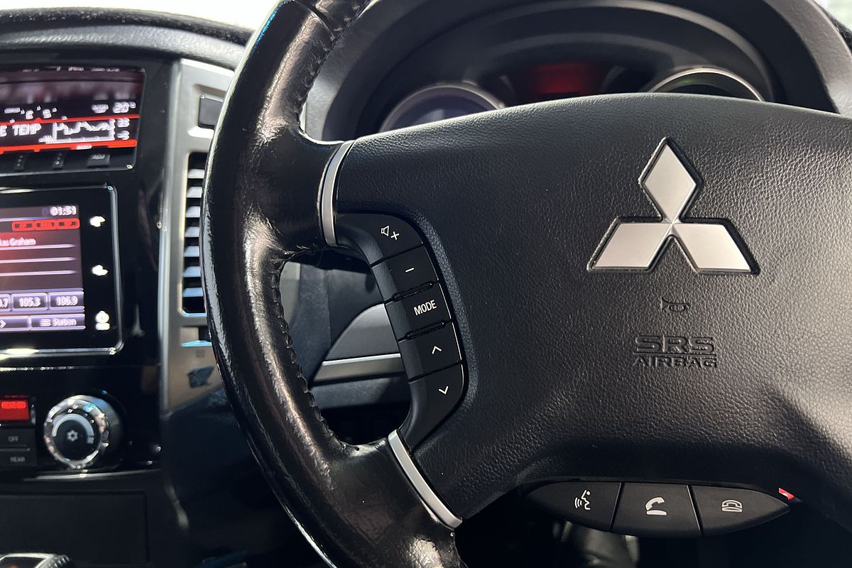 2015 Mitsubishi Pajero GLS NX