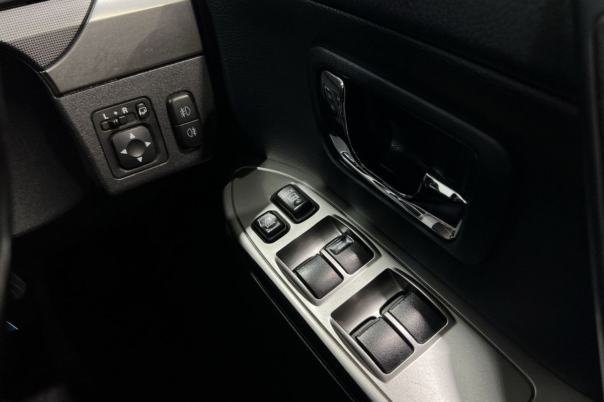 2015 Mitsubishi Pajero GLS NX