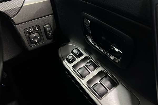 2015 Mitsubishi Pajero GLS NX