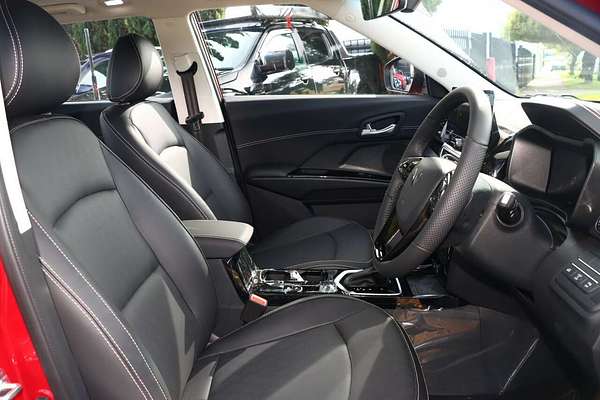 2025 Mahindra XUV3XO