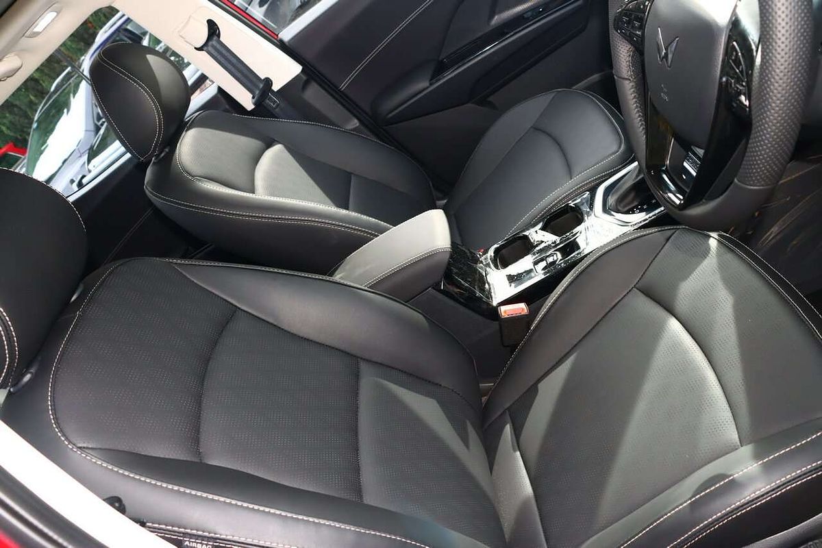 2025 Mahindra XUV3XO