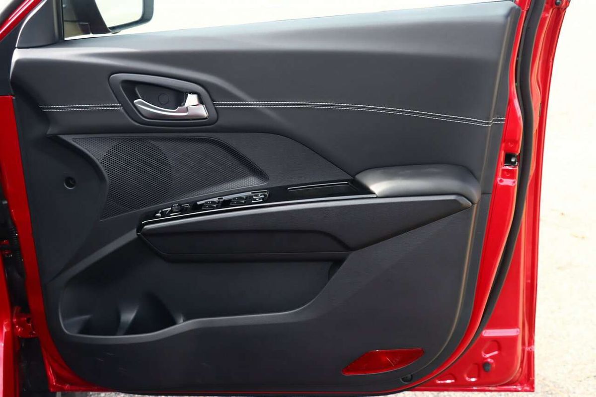 2025 Mahindra XUV3XO