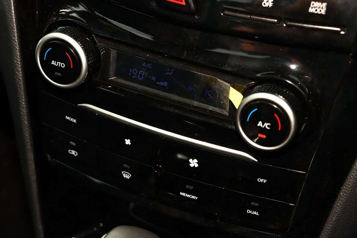 2025 Mahindra XUV3XO