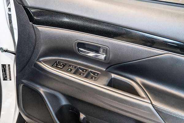 2020 Mitsubishi Outlander LS ZL