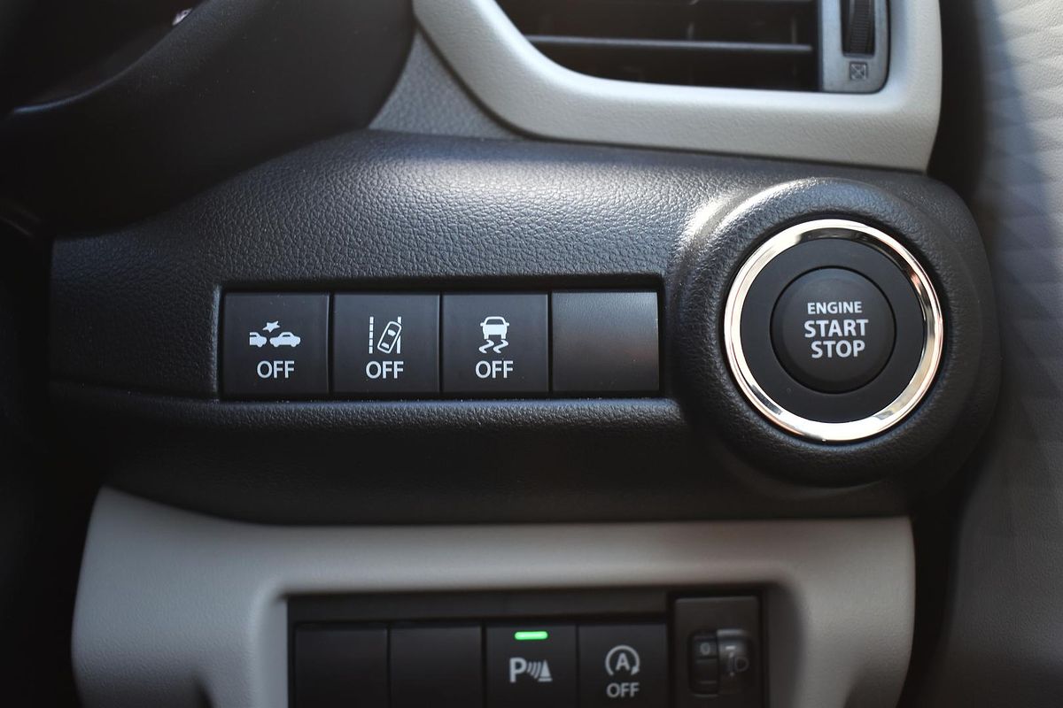 2024 Suzuki Swift Hybrid UZ