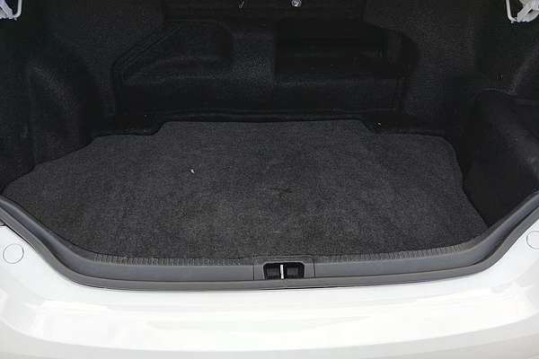 2016 Toyota Camry Altise AVV50R