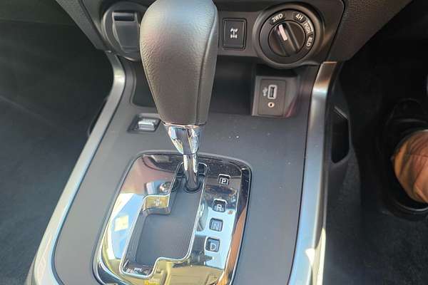 2024 Nissan Navara ST D23 4X4