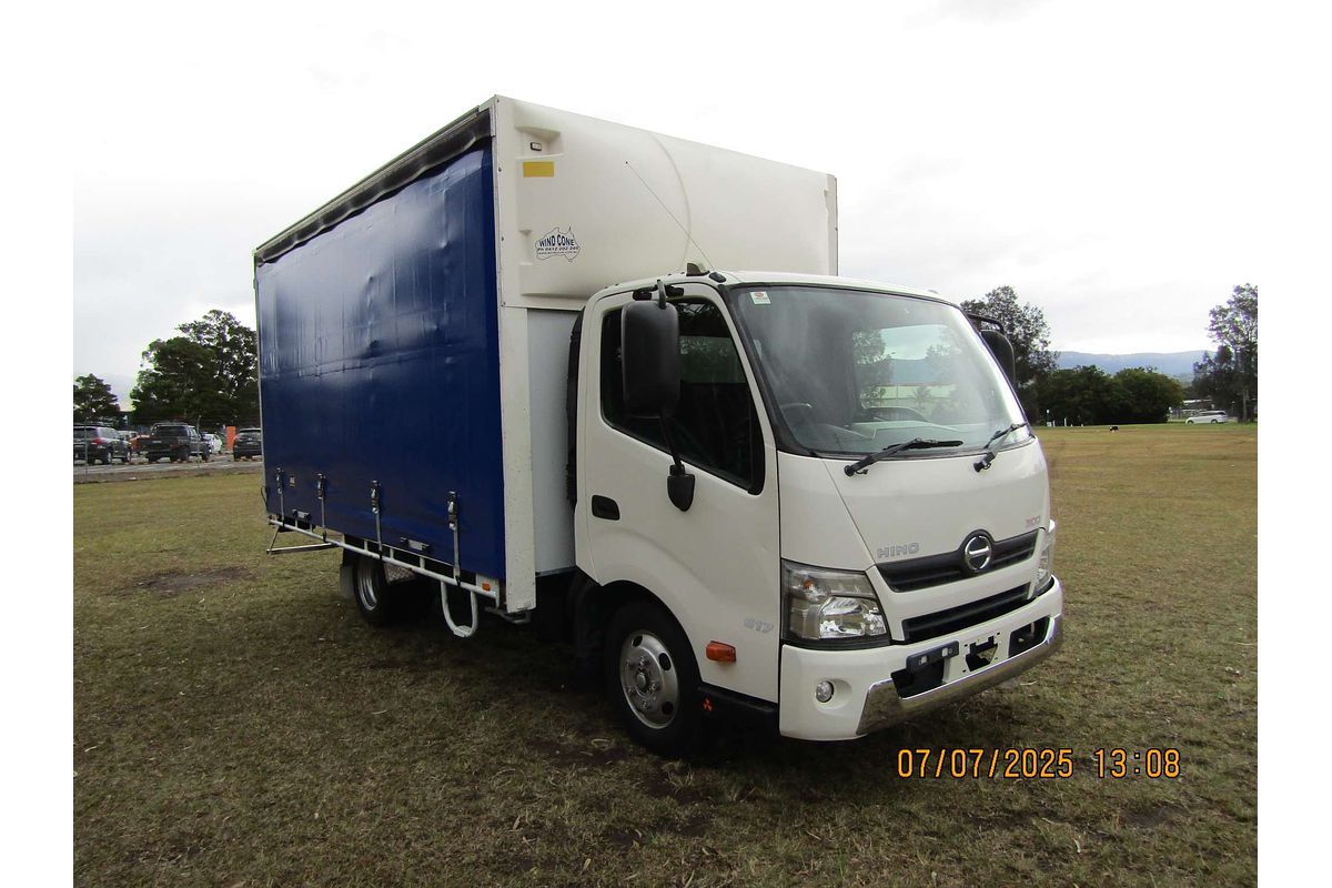2017 Hino 300 Series 617 4x2