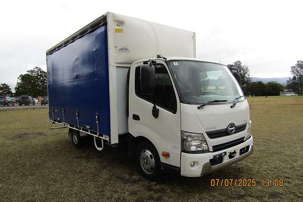 2017 Hino 300 Series 617 4x2