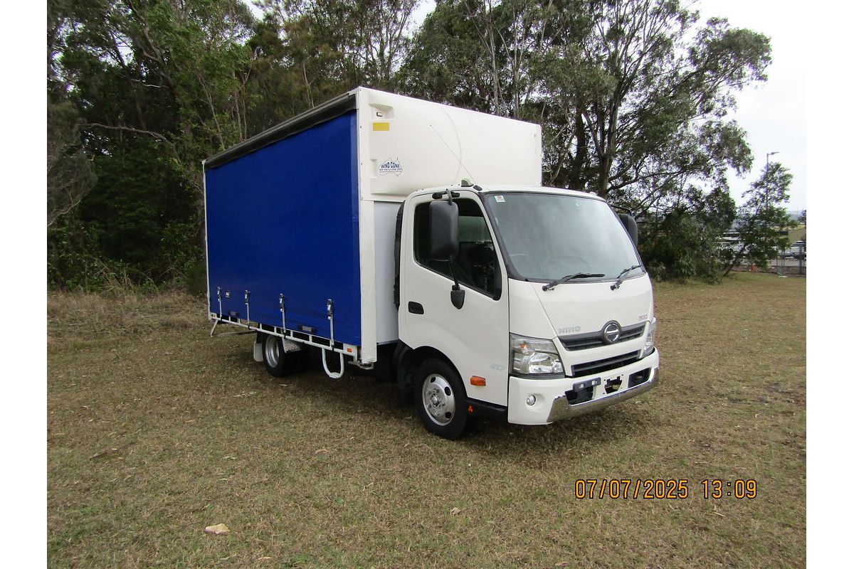 2017 Hino 300 Series 617 4x2