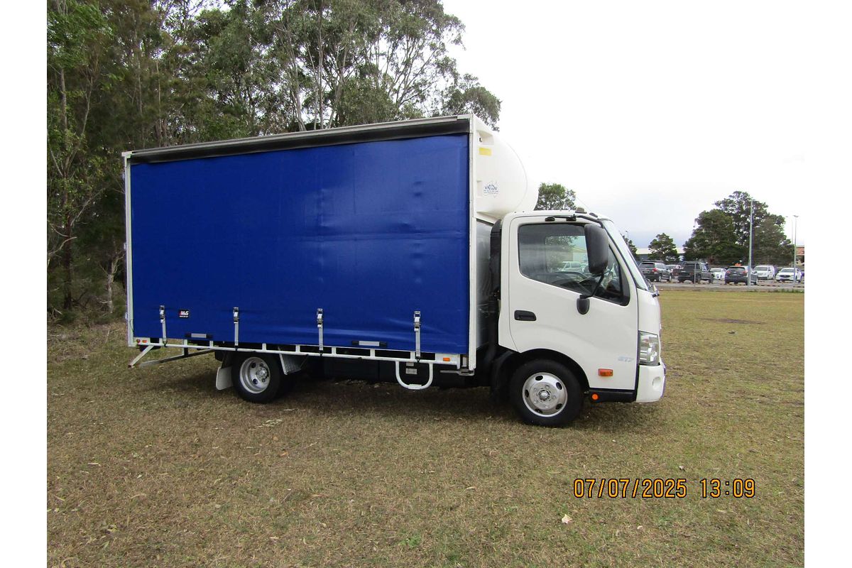 2017 Hino 300 Series 617 4x2