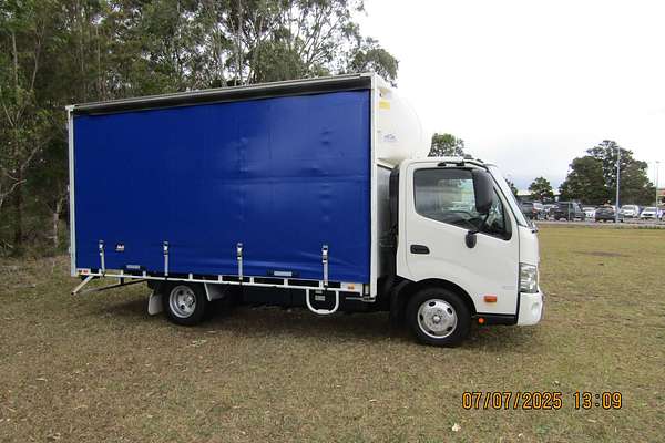 2017 Hino 300 Series 617 4x2