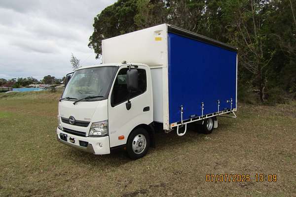 2017 Hino 300 Series 617 4x2