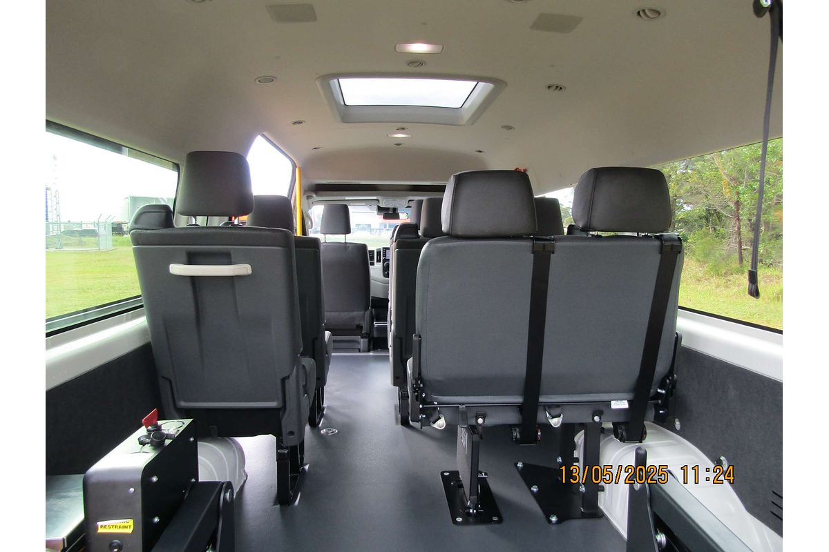 2021 Toyota Hiace Commuter GDH322R