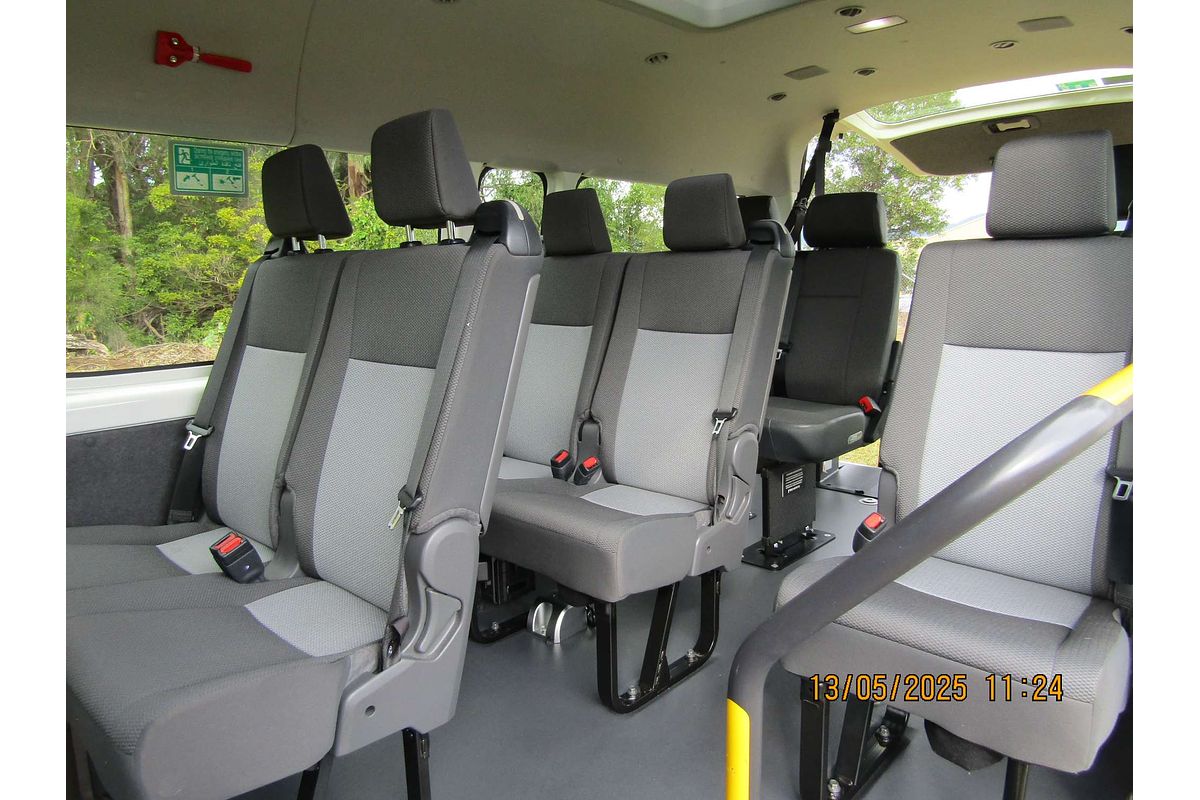 2021 Toyota Hiace Commuter GDH322R