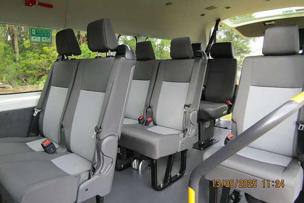 2021 Toyota Hiace Commuter GDH322R