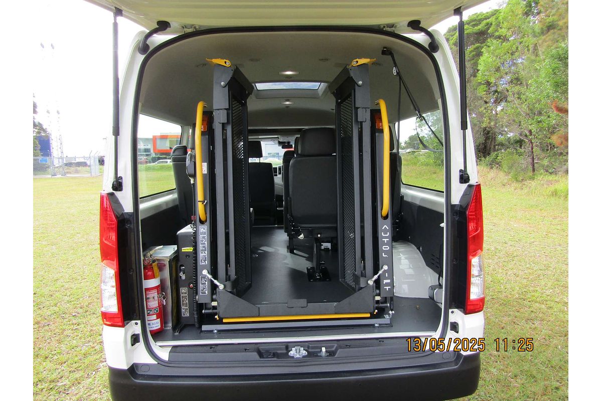 2021 Toyota Hiace Commuter GDH322R
