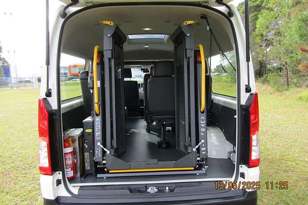 2021 Toyota Hiace Commuter GDH322R