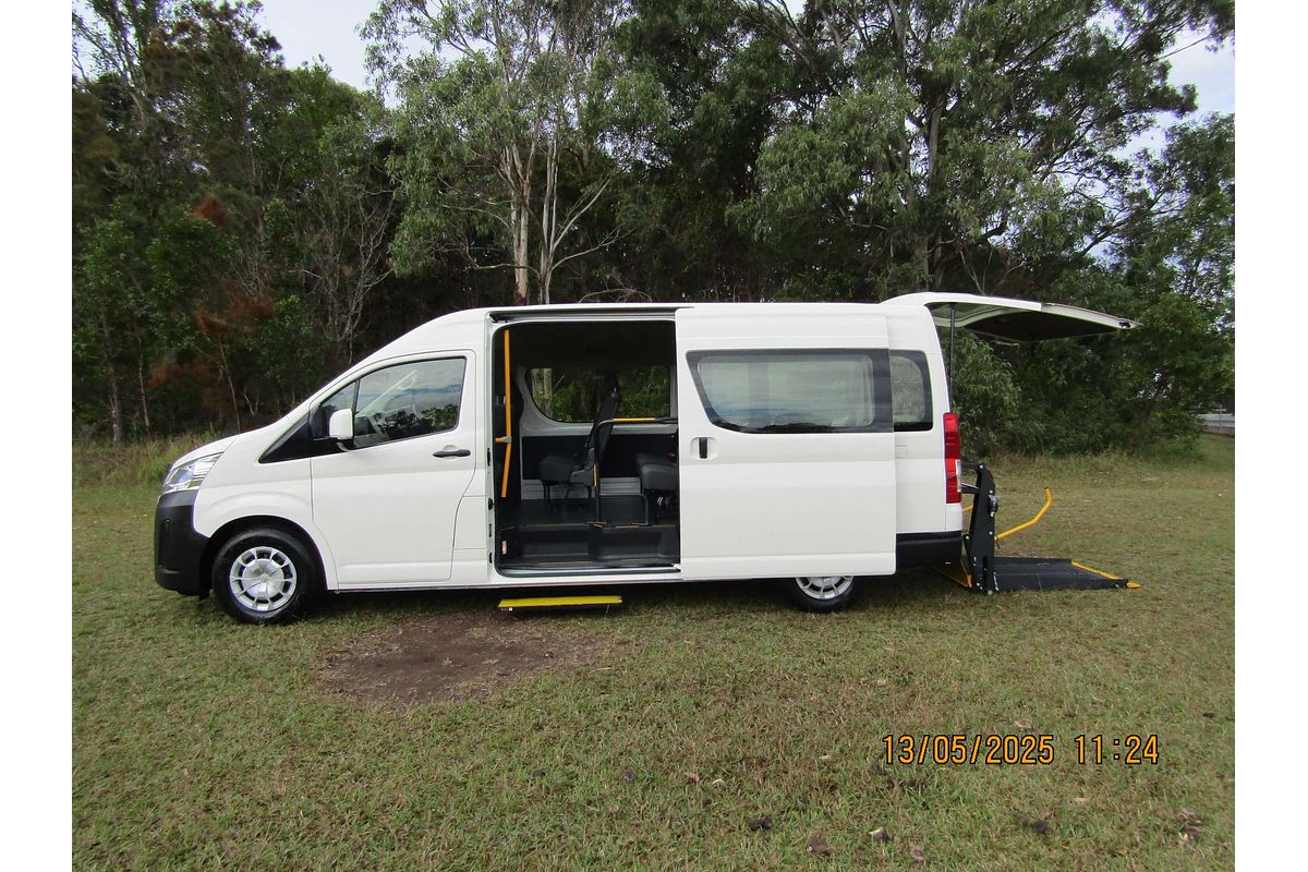 2021 Toyota Hiace Commuter GDH322R