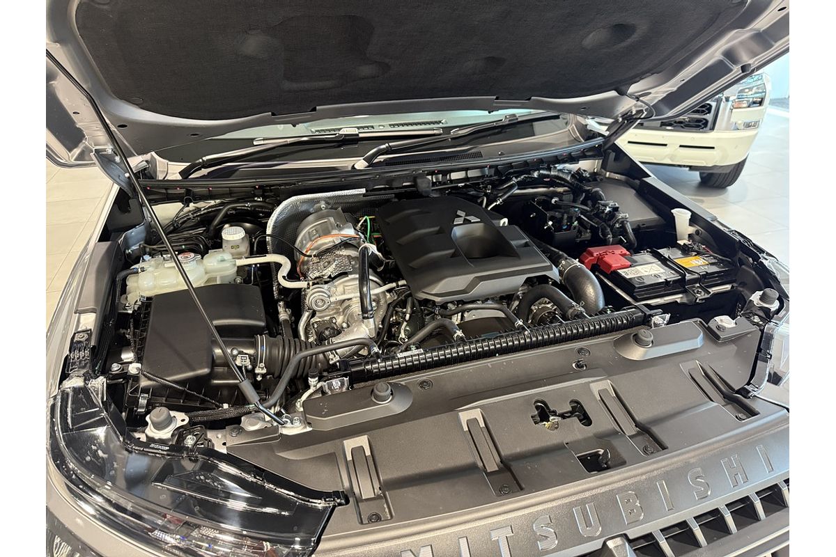 2025 Mitsubishi Triton GLX MV 4X4