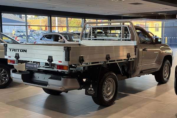2025 Mitsubishi Triton GLX MV 4X4