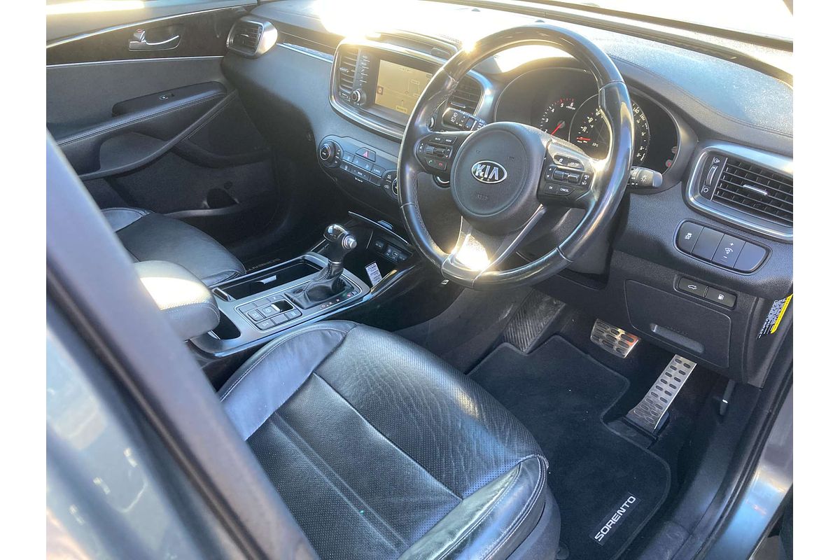 2016 Kia Sorento SLi UM