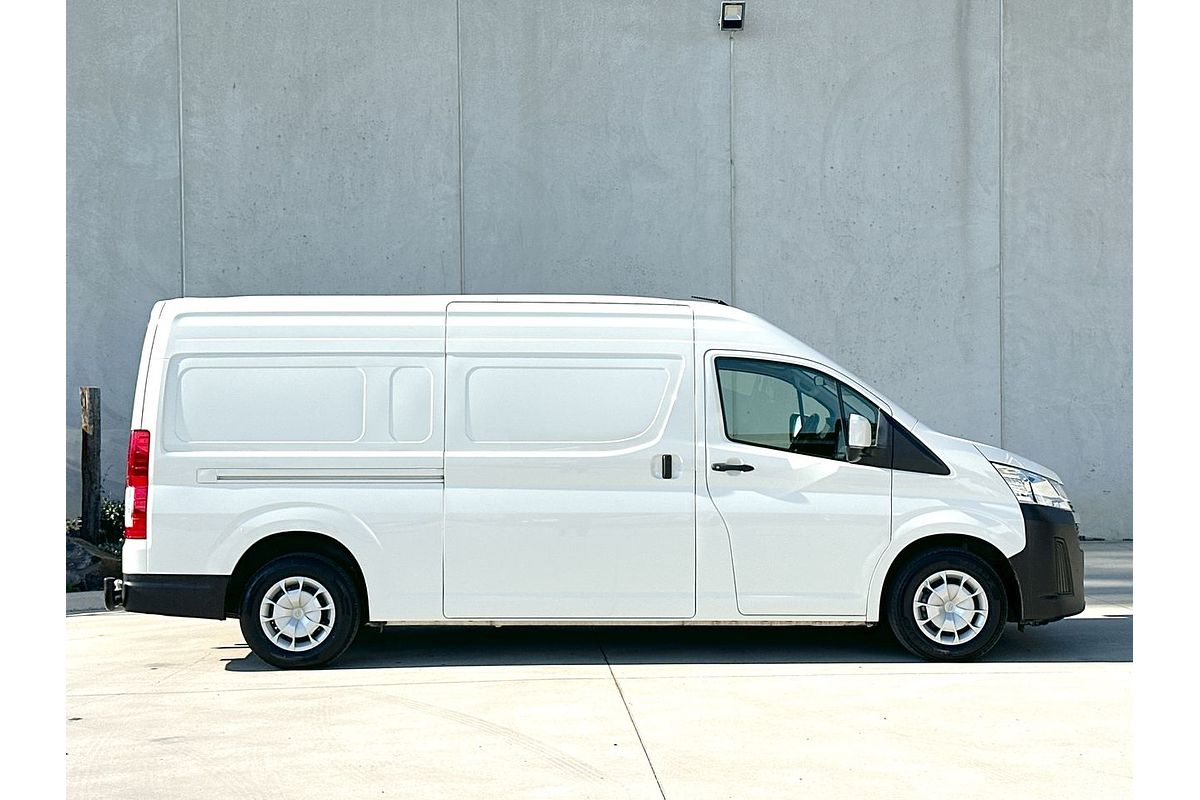 2022 Toyota Hiace GDH320R