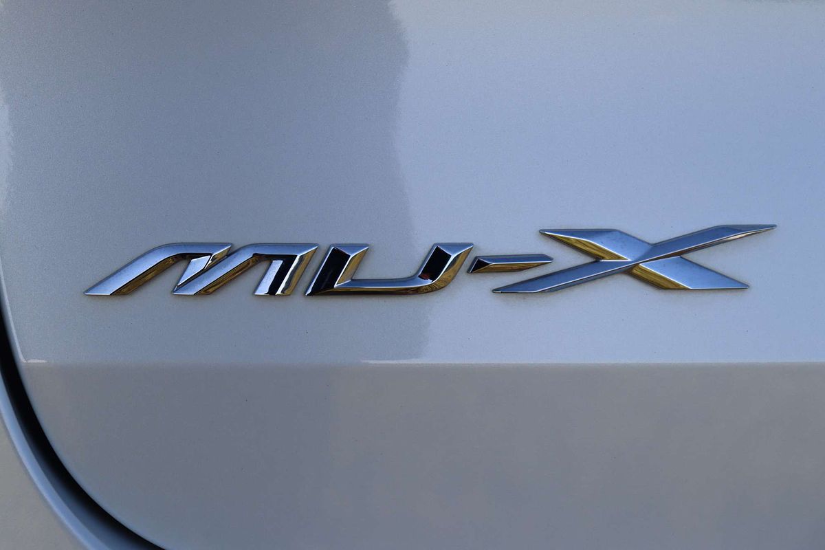2023 Isuzu MU-X LS-U