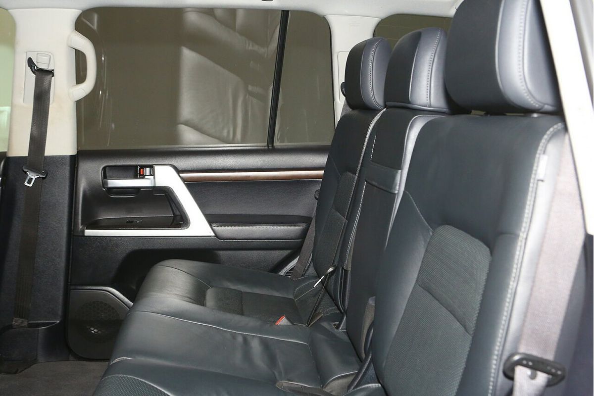 2019 Toyota Landcruiser Sahara VDJ200R