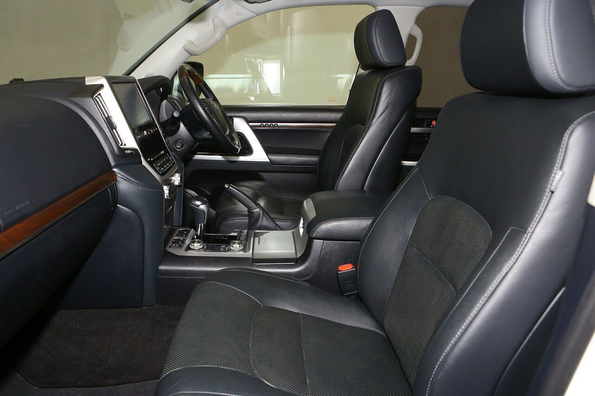 2019 Toyota Landcruiser Sahara VDJ200R
