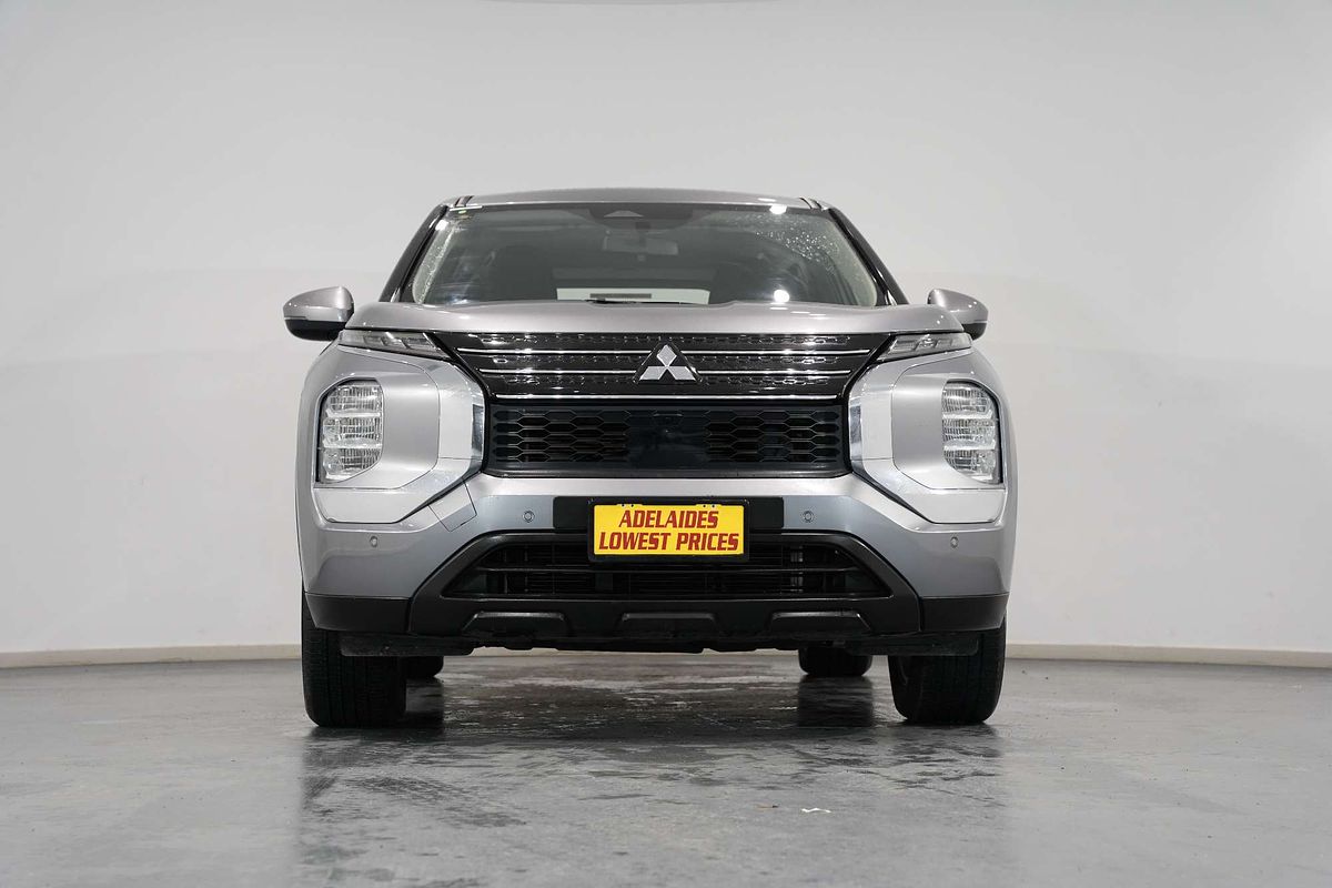 2023 Mitsubishi Outlander ES ZM