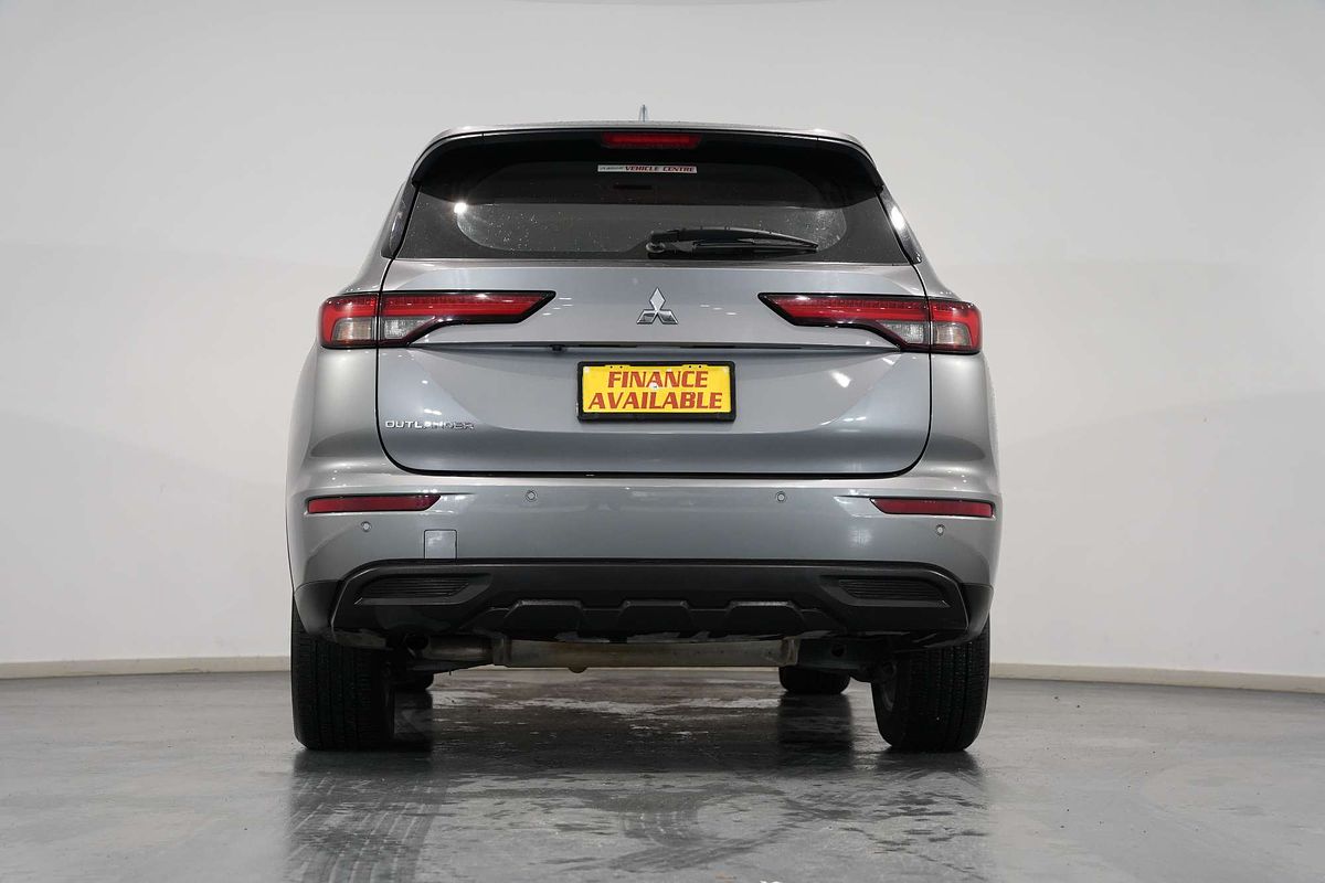 2023 Mitsubishi Outlander ES ZM