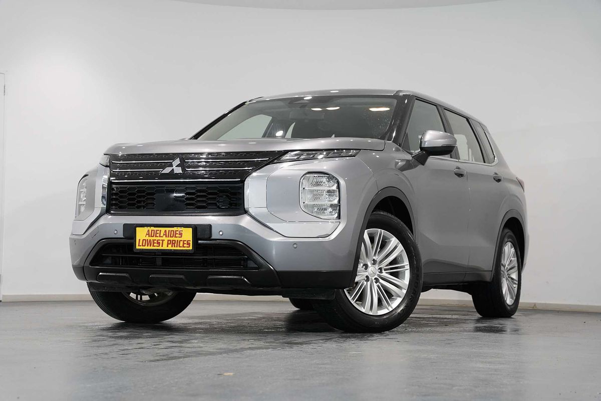 2023 Mitsubishi Outlander ES ZM
