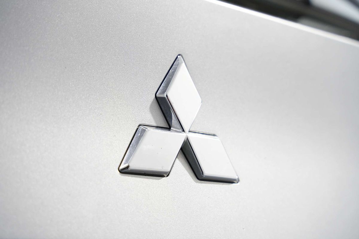 2023 Mitsubishi Outlander ES ZM