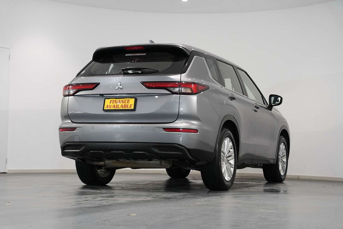 2023 Mitsubishi Outlander ES ZM