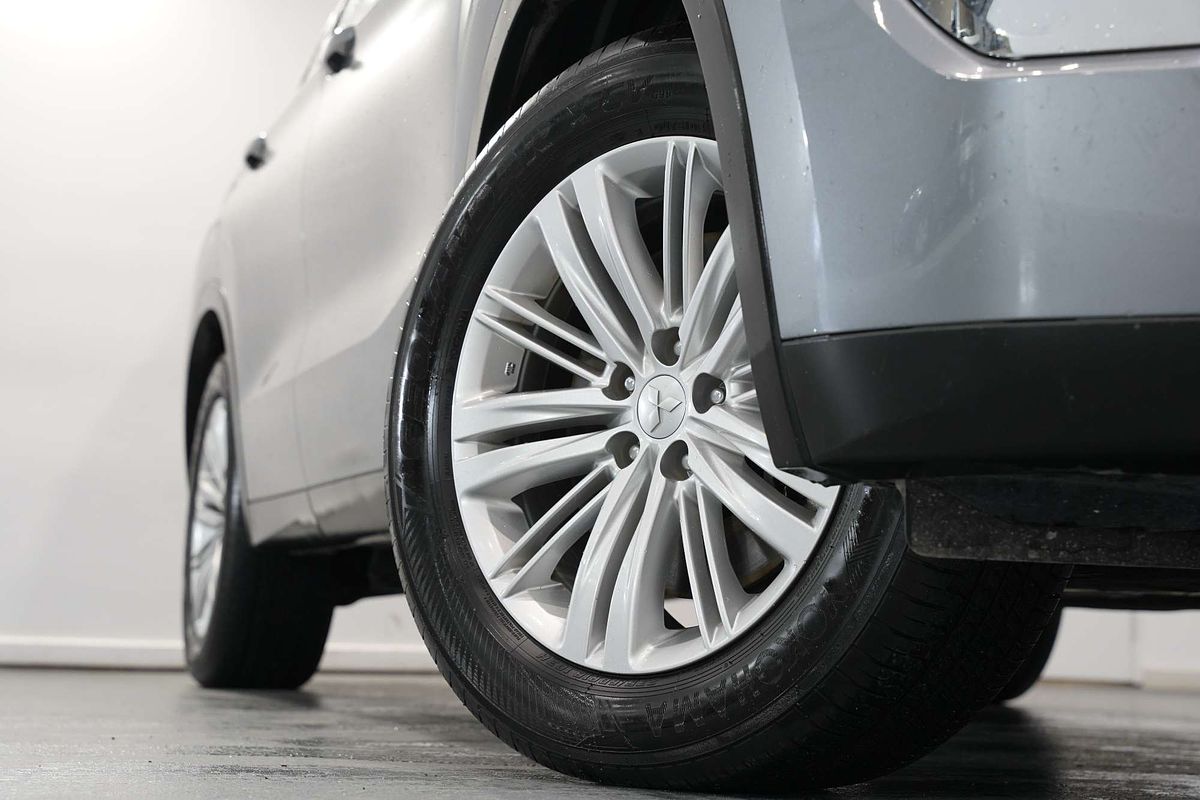 2023 Mitsubishi Outlander ES ZM
