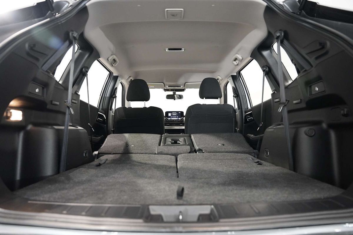 2023 Mitsubishi Outlander ES ZM