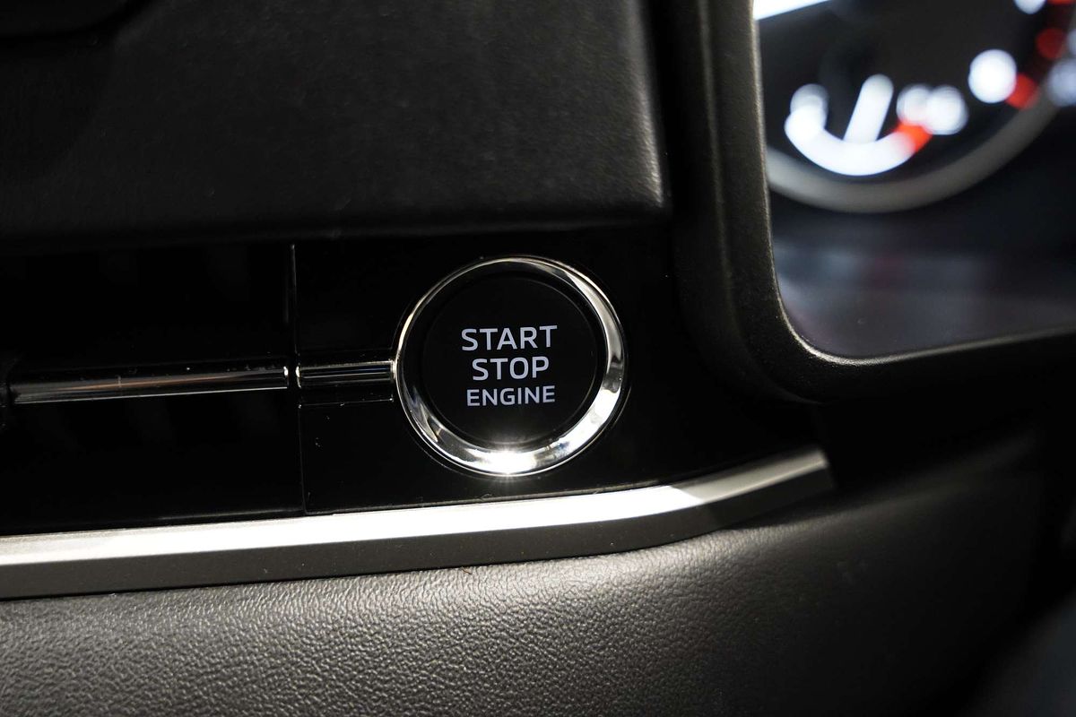2023 Mitsubishi Outlander ES ZM