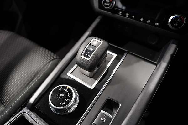 2023 Mitsubishi Outlander ES ZM